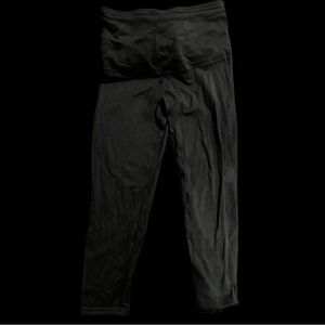 Black Flexees Capri Pants